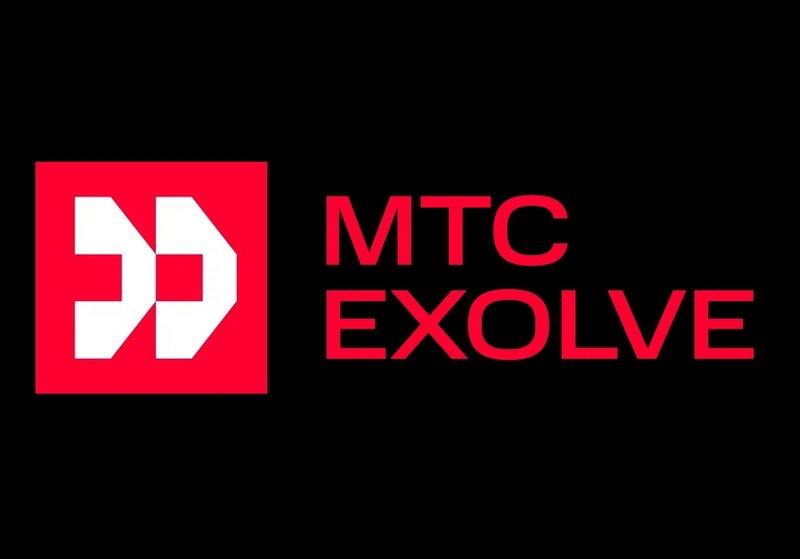 В МТС появился сервис для анализа звонков и диалогов с клиентами    MTC Exolve  дочерняя компания МТС  запустила на своей платформе сервис речевой аналитики. Новый сервис создан с применением технологии Yandex SpeechSense.    С помощью сервиса компании смогут проводить анализ звонков и текстовых диалогов со своими клиентами с помощью нейросетей. В МТС Exolve отметили, что сервис уже тестируют несколько крупных компаний из таких отраслей, как e-commerce, fintech, medtech    Система автоматически определяет тему разговора, выявляет основные проблемы и итоги диалога, а также составляет краткое содержание беседы, которое можно загрузить в систему управления взаимоотношениями с клиентами.