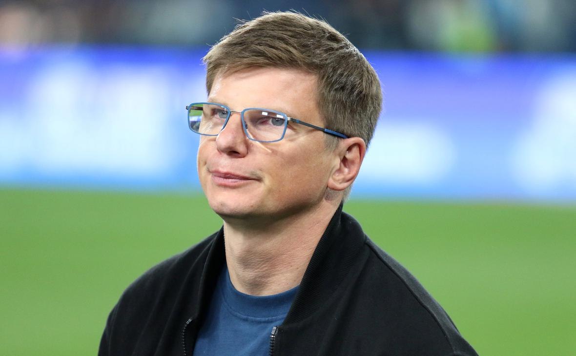 Суд уменьшил размер алиментов которые Андрей Аршавин платит Юлии Барановской Sport Baza Так как старшему сыну уже 20 лет а дочери скоро исполнится 18 экс футболист теперь будет отдавать не четверть а шестую часть дохода на младшего сына Арсения