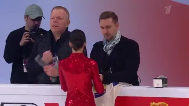 Аделия Петросян занимает первое место на этапе Гран-при в Магнитогорске