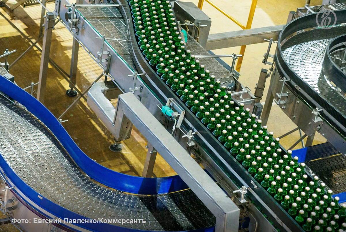 Один из крупнейших производителей пива в России холдинг Объединенные пивоварни ОПХ создан на базе российской Heineken меняет название С 1 ноября компания будет позиционироваться как Пивоварни Бочкарев Бочкарев бренд из портфеля холдинга который теперь может стать для него флагманским Сильные марки требуются пивоварам в контексте общего снижения продаж и стремления занять образовавшуюся на рынке нишу Ъузнал