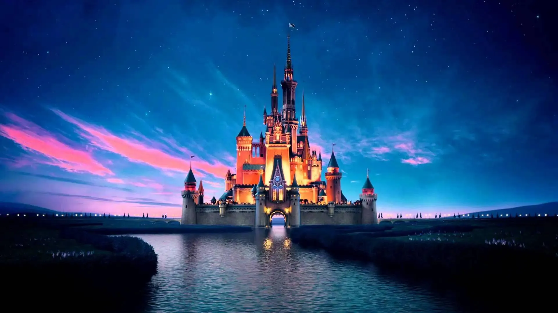 Disney окончательно уходит из России Компания не стала продлевать лицензии на показ своего контента и не планирует заключать новые соглашения Пока часть фильмов и сериалов Disney ещё доступна на российских стримингах но к концу года легальный показ полностью прекратится