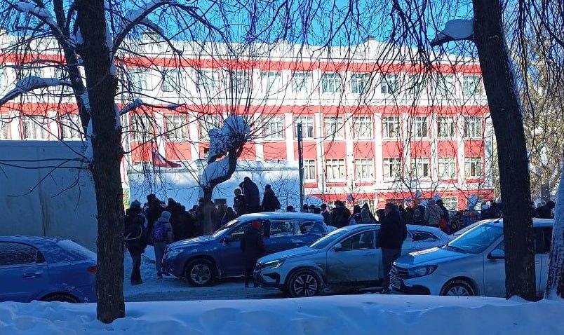 25 февраля в школах техникумах и колледжах Кировской области пройдут учения Полиция и МЧС проверят исправность камер видеонаблюдения сигнализации системы оповещения и управления эвакуацией