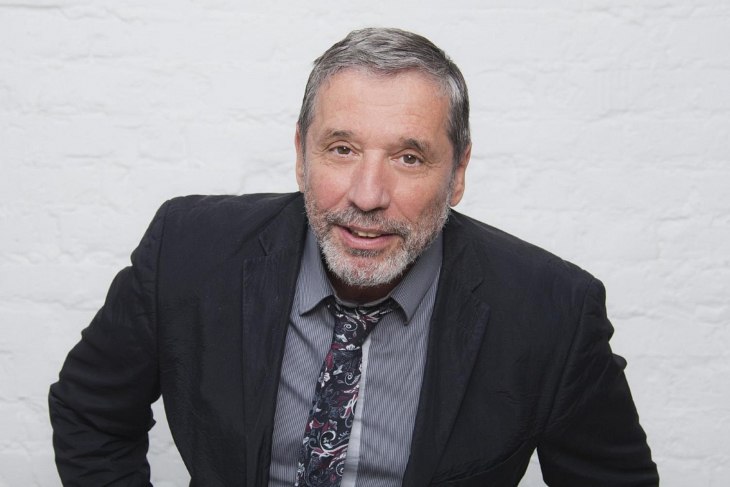 Артисты Театра Театра выступили против увольнения Бориса Мильграма Коллектив пермского Театра Театра опубликовал открытое письмо в поддержку художественного руководителя Бориса Мильграма Театру как живому художественному организму нужен лидер пишут актеры Именно Мильграма они считают руководителем который обеспечивает высокие стандарты качества работы труппы В ноябре суд по иску прокуратуры вынес решение об увольнении художественного руководителя Театра Театра Бориса Мильграма в связи с утратой доверия Исполнить решение должно краевое министерство культуры Решение суда еще не вступило в силу представители Мильграма намерены его обжаловать Подписаться на Интересную Пермь в ТГ в МАХ