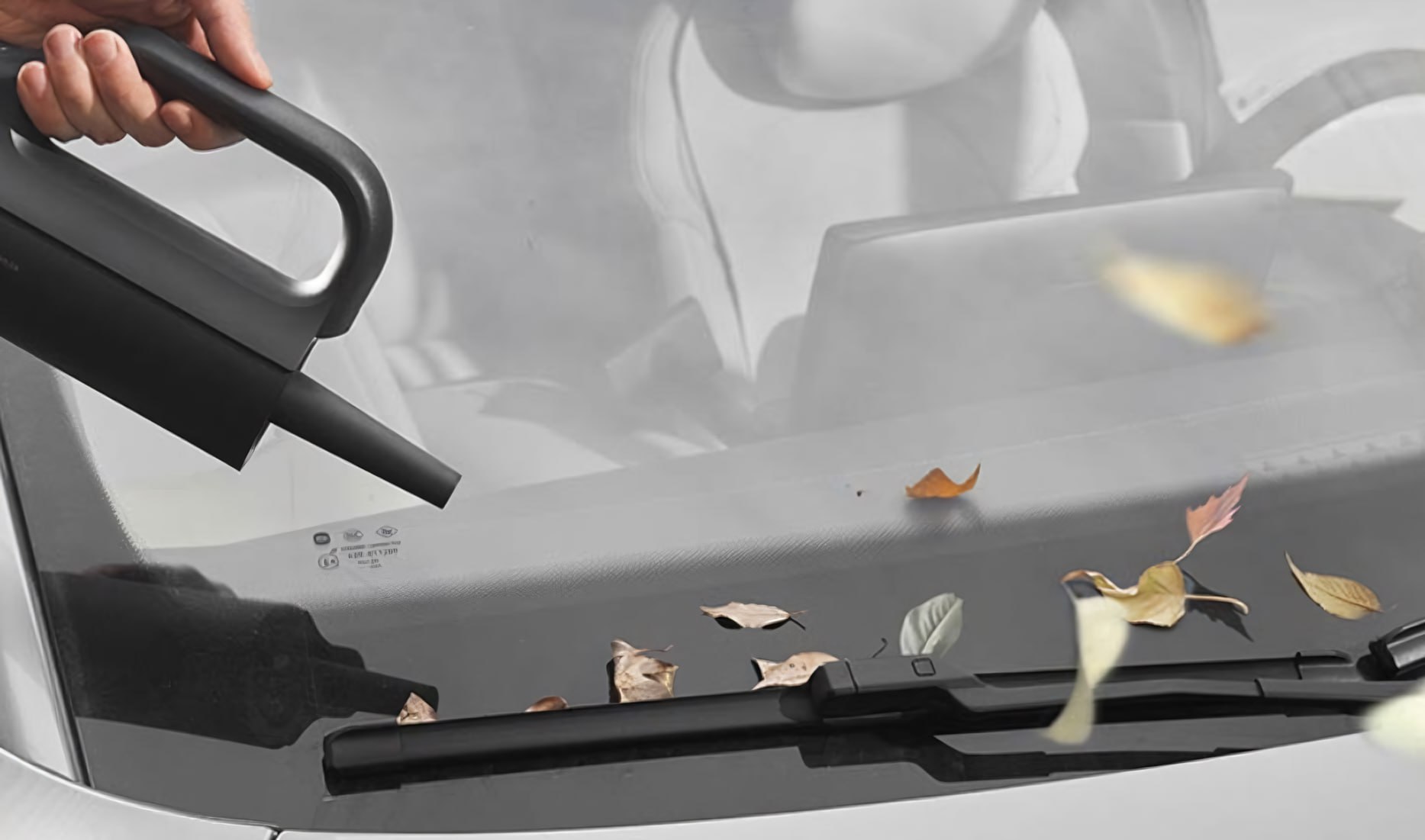 Xiaomi выпустил Mijia Car Vacuum Cleaner — зверь среди автомобильных пылесосов. Внутри мотор на 100 000 об/мин, батарею держит до 90 минут, три насадки в комплекте, и пылесборник на 150 мл. А главное — заряжается через USB-C, как телефон. В Китае цена — всего 4000₽ ¥349 . Ждем у нас. JDMax #tech