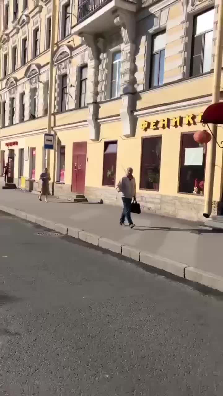 Алексей Никулин победил на триатлоне 'Медный Всадник' в Санкт-Петербурге