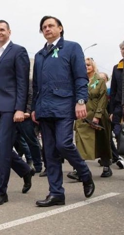 В четверг депутат Законодательной думы Хабаровского края Александр Жорник проведёт депутатский приём комсомольчан В этот четверг 30 октября очередной личный приём граждан проведёт Александр Жорник депутат краевой Думы Приём будет проводиться с 16 до 18 часов На приём требуется предварительная запись по телефону 8 924 103 23 54