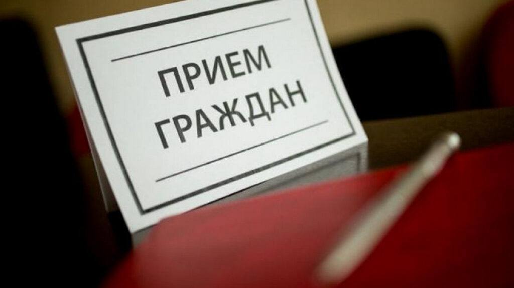 Профсоюзные юристы проведут выездной прием в Минском районе 25 сентября правовые инспекторы труда проведут бесплатные консультации для всех желающих Такие выездные приемы стали уже доброй традицией профсоюзные юристы практикуют их с 2015 года Специалисты помогут не только с трудовыми спорами но и ответят на вопросы из области семейного жилищного и пенсионного права В мероприятии также примут участие представители прокуратуры для помощи в решении сложных ситуаций Где и когда 10 00 12 00 ООО Котлоэнергосервис СМУ район д Боровляны 13 00 15 00 ООО Чистьжилстрой п Солнечный ул Сосновая Консультации проведет правовой инспектор труда Татьяна Шрамова Подробнее о приеме в Минской области можно узнать по телефону 8 017 323 39 23 МинскийРайон Боровляны