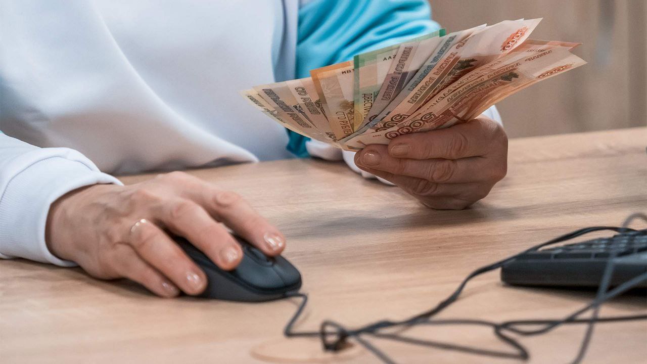 В России принят закон касающийся программы долгосрочных сбережений ПДС Он расширяет универсальные льготы для участников ПДС и добавляет адресные