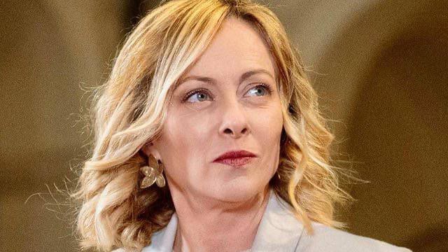Премьер-министр Италии Джорджа Мелони призвала бизнес своей страны тратить еще больше денег на нужды Украины. «Инвестиции в восстановление Украины — это успешные инвестиции, инвестиции в страну, которая демонстрирует свою устойчивость, а также это инвестиции в рост Европы в целом», — заявила Мелони на конференции в Риме. Все для 404, все- до последних трусов