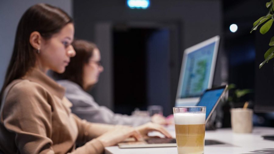 Более 650 организаций попали в реестр недобросовестных работодателей В реестре работодателей у которых выявлены факты нелегальной занятости уже числится 656 компаний подсчитали Известия Такой перечень ведет Роструд с 2025 года   www infoorel ru news bolee 650 organizaciy popali v reestr nedobrosovestnyh rabotodateley html