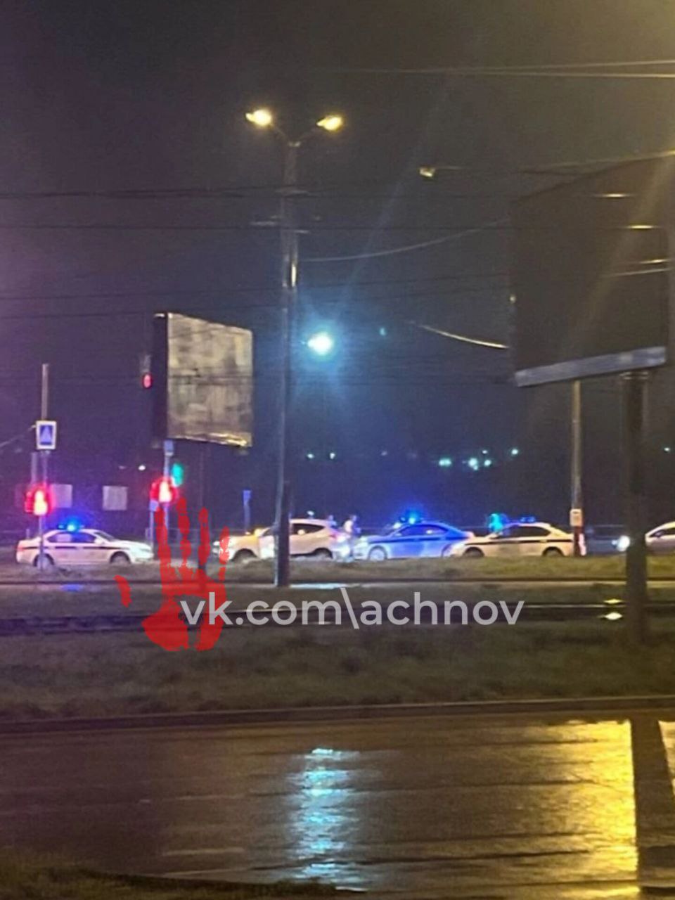 В Магнитогорске пьяный водитель решил поиграть в догонялки с полицейскими Теперь мужчина под следствием. Составлены протоколы за езду в нетрезвом виде и за то, что он не остановился по первому требованию стражей порядка. Заметили странно едущий "Хендай" на улице Советской. Останавливаться водитель не стал. Сотрудники ДПС начали преследование. Быстро настигли нарушителя. Было это 14 мая в первом часу ночи. Стражи порядка заподозрили, что водитель пьян. Медосвидетельствование это подтвердило. Тогда 44-летнего выпивоху отстранили от вождения, автомобиль задержали.