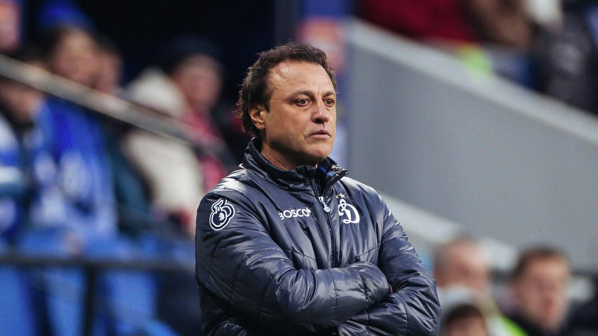 Официально Ролан Гусев новый главный тренер Динамо 48 летний специалист ранее дважды исполнявший обязанности наставника подписал контракт до конца сезона и впервые получил постоянную должность во взрослом футболе