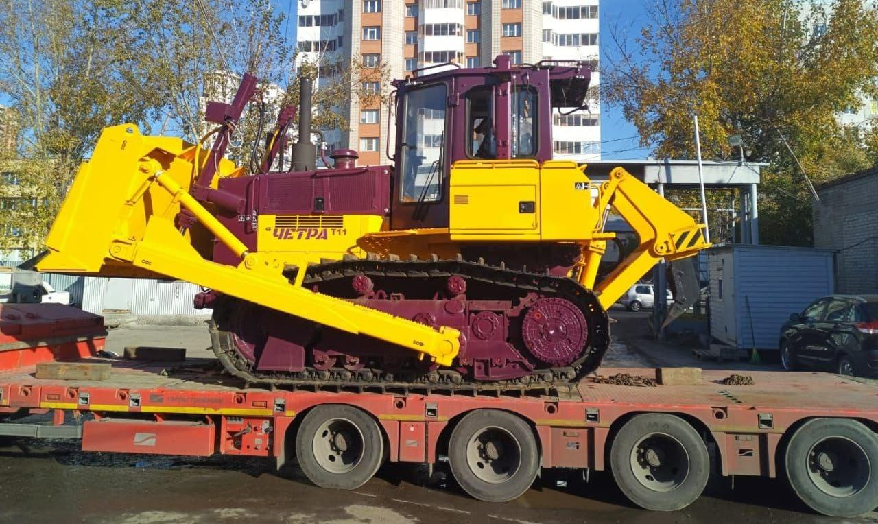 Мэр Кудрявцев новая дорожная техника пришла в Новосибирск В Новосибирск начали доставлять технику для содержания и ремонта дорог закупленную в этом году В числе первых прибыл бульдозер Четра В ближайшее время поступят прицепные заливщики швов и установки для заливки литого асфальта сообщил мэр города Максим Кудрявцев Он напомнил что на поставку спецтехники муниципалитет заключил контракты на 447 млн рублей при начальном бюджете 504 млн Экономия позволила расширить закупку вместо 55 запланированных единиц город получит 59 от подметально вакуумных машин и самосвалов до тракторов и каналопромывочной установки Поставки должны завершиться до конца ноября Фото департамент дорожно благоустроительного комплекса мэрии Новосибирска Подписаться на канал