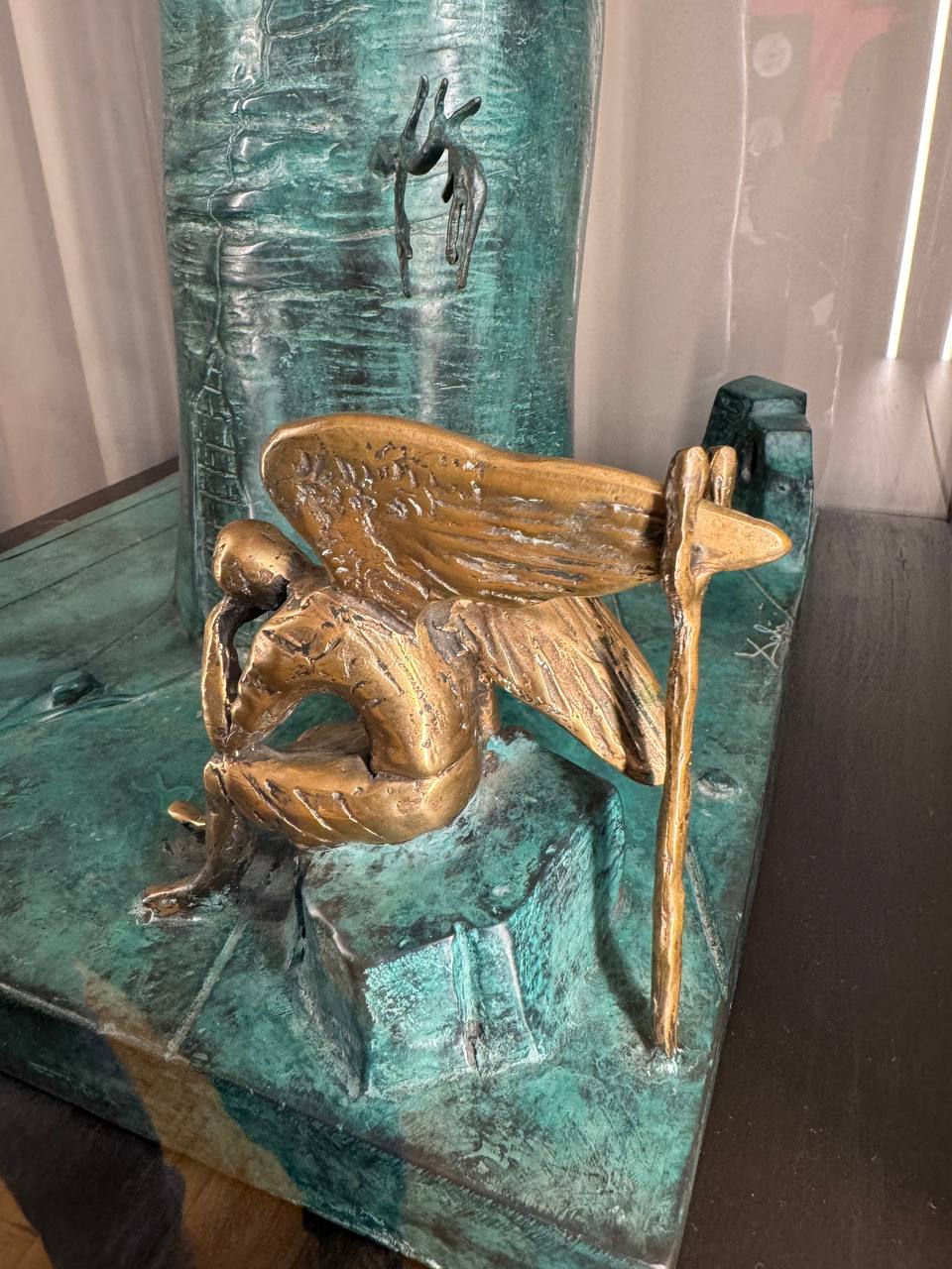 У кошек и собак начались массовые сердечные приступы из за истерик ХОЗЯЕВ Эксперты говорят что чаще всего с кардиозаболеваниями среди кошек сталкиваются мейн куны рэгдоллы и британцы а у собак лабрадоры ретриверы овчарки и доберманы Основная причина хозяева истерички которые кричат ругаются с близкими и тяжело справляются со стрессом Врачи советуют заняться своим психическим состоянием чтобы не травмировать своих пушистых Как оказывается интересно заводим их чтобы они нас лечили а в итоге мы еще им и должны