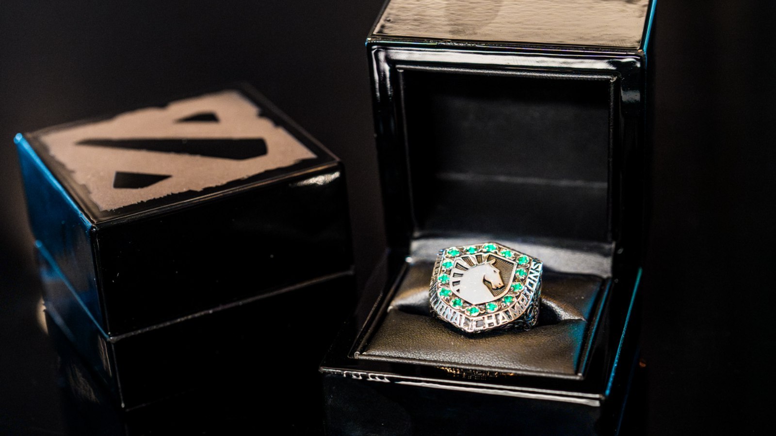 Начался The International 2025 Valve подарила перстни прошлогодним чемпионам из Team Liquid Профессиональные игроки в Dota 2 будут бороться за Эгиду чемпионов
