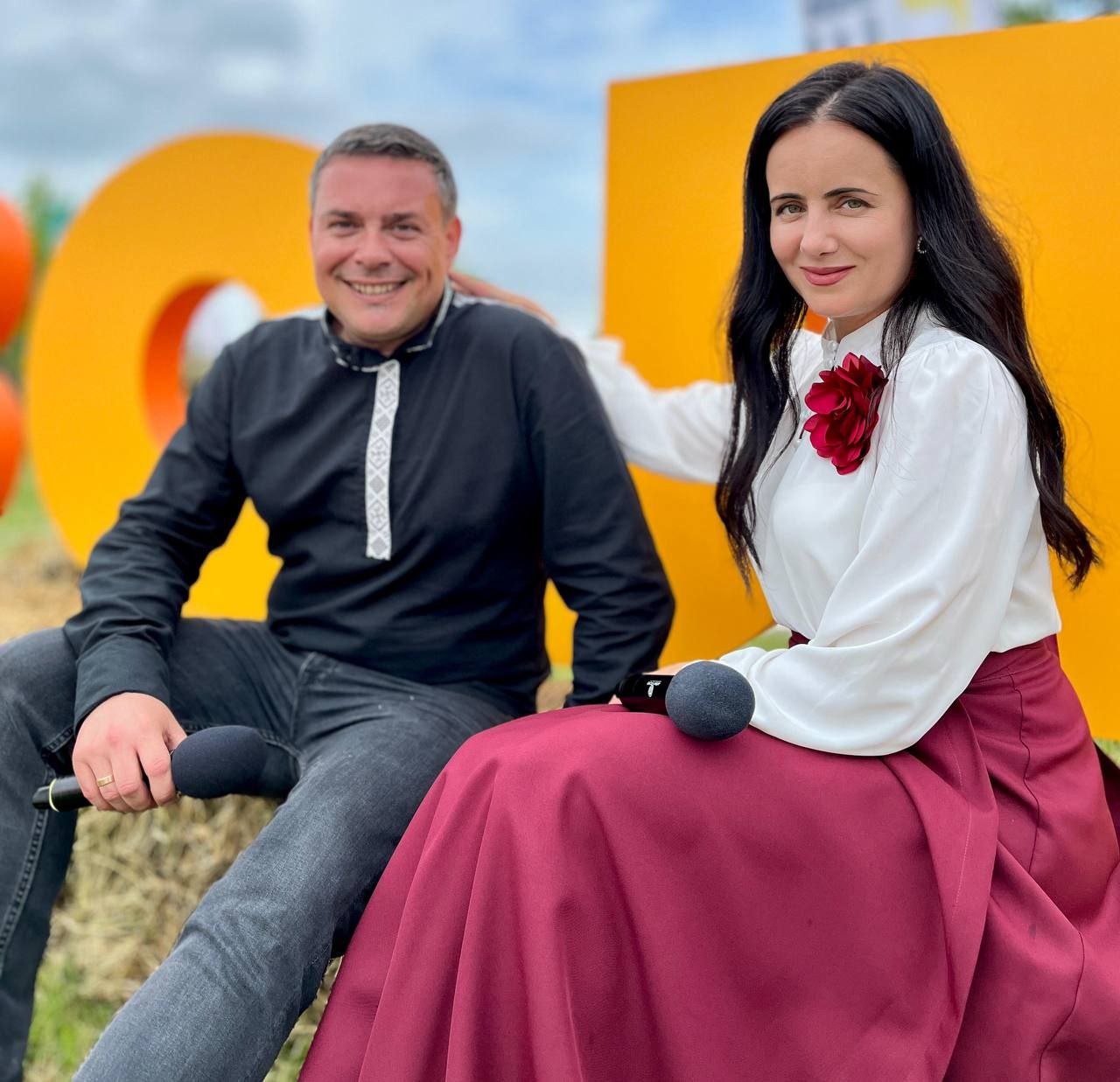 Радиопрограмма Сказочное время на Казак FM стала победителем Всероссийского конкурса Многоликая Россия в номинации Детско юношеские проекты в СМИ Сказочное время это аудио театр в исполнении радиоведущих Алексея Орлова и Анастасии Нагайкиной 0 В эфире звучат русские народные сказки истории народов России произведения кубанских писателей Где слушать каждый будний вечер в 21 15 в эфире радиостанции Казак FM через мобильное приложение станции попросить голосового помощника включить Казак FM подкасты сказок собраны на сайте kazak fm Напомним в прошлом году в этой же номинации лауреатом конкурса Многоликая Россия стала другая программа редакции Казак FM Папа знает Фото Казак FM tamannews