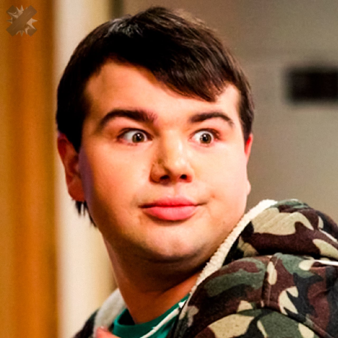 Имущество актера из сериала Папины дочки объявили в розыск ФССП объявила в розыск имущество Михаила Казакова известного по роли Полежайкина из за задолженности по кредитам свыше 1 4 миллиона рублей 1 431 447 рублей Общая сумма его долгов приближается к 2 миллионам рублей включая алименты Полежайкин как же так НМШ