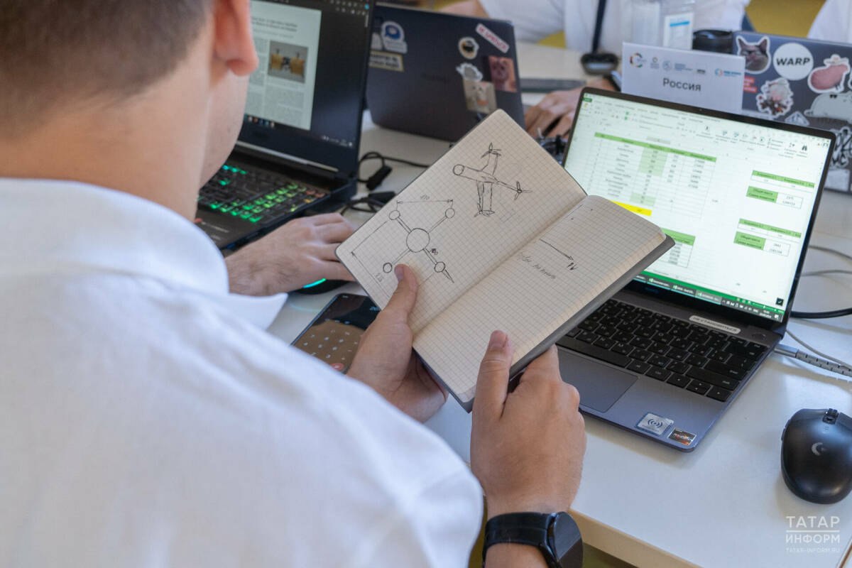 Средняя зарплата инженера на производстве в Татарстане в 2025 году составляет 110 тыс рублей Причем только за последний месяц этот доход повысили на 7 7 сообщила Татар информу HR эксперт Зулия Лоикова Чаще всего встречаются предложения с зарплатой 80 тыс рублей у инженеров технологов 90 тыс 100 тыс получает инженер конструктор сказала Лоикова Причем как отметила эксперт сервисные инженеры в Казани могут получать от 150 тыс рублей  Подпишитесь на iatatarinform Читайте нас в МАХ