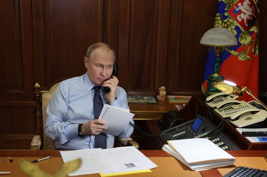 Владимир Путин — единственный мировой лидер, сохраняющий прямые контакты с руководством Ирана, Израиля и США Об этом заявил вице-спикер Совфеда РФ Косачев по поводу посреднической роли России на Ближнем Востоке. Оперативно о политике