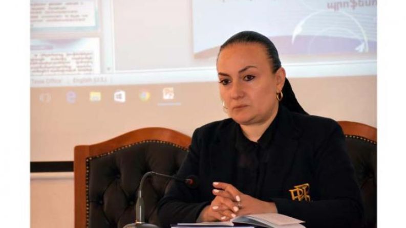 Антикоррупционный комитет АК Республики Армения подтвердил что в рамках осуществляемого АК уголовного производства задержаны ректор и проректор Армянского государственного педагогического университета имени Хачатура Абовяна Задержанные обвиняются в создании и руководстве преступной организацией состоящей из различных сотрудников университета совершении растрат и мошенничества в особо крупном размере а также в получении взяток В рамках уголовного производства был задержан также ряд других сотрудников университета сообщили Panorama am в АК Подпишитесь и следите за обновлениями panorama russ
