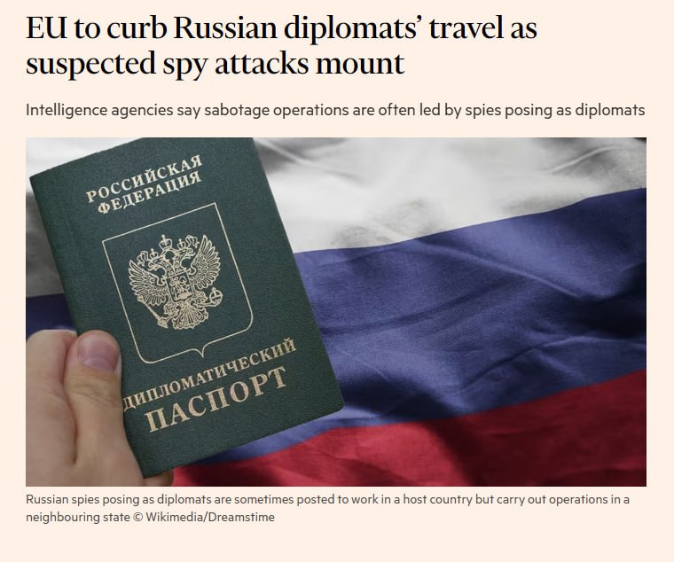 Евросоюз согласовал новые правила по которым российские дипломаты обязаны информировать власти стран ЕС о планируемых поездках сообщает Financial Times По словам издания Европа обвиняет Россию в эскалации провокаций против стран НАТО от поджогов и кибератак до диверсий на инфраструктурных объектах и вторжений беспилотников ЕС считает что это скоординированная кампанией по дестабилизации европейских союзников Киева Эта инициатива выдвинутая Чехией является частью нового пакета санкций разрабатываемого Брюсселем Для принятия пакета требуется единогласная поддержка Венгрия последняя страна выступившая против этой меры сняла своё вето сообщили два источника знакомые с ходом переговоров дополняет газета Спецслужбы ЕС утверждают что российские шпионы выдающие себя за дипломатов часто управляют активами или проводят операции за пределами принимающих их стран чтобы лучше скрываться от контрразведывательного наблюдения говорится в материале Подписаться Читать эксклюзив