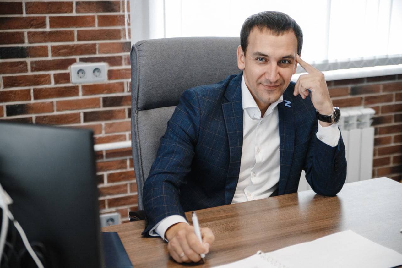 Кузбасс Руководитель ЦУР возглавил департамент в правительстве региона Губернатор Кузбасса Илья Середюк назначил Евгения Романова начальником департамента информационной политики Евгений руководил Центром с момента его создания в 2020 году Поздравляем Евгения с назначением и желаем успеха в реализации поставленных задач Подписывайтесь на ЦУР Official