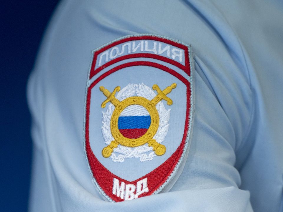 Семьянин из Коми: что известно о новом начальнике ГАИ ЯНАО Владимире Покидко ⁠ В ЯНАО новым начальником ГАИ приказом от 27 июня назначен полковник полиции Владимир Покидко. Он занял пост, пустовавший с сентября 2024 года, после перевода прежнего начальника окружной Госавтоинспекции Павла Шаблинского в Луганскую народную республику. До этого, полковник служил на различных должностях в республике Коми, имеет ведомственные награды. Подробнее — в материале URA.RU.  Какие вузы окончил Владимир Покидко  Первое образование курсант Покидко получил в Москве, где окончил специальную среднюю школу милиции. Получив офицерские погоны, он переехал в Коми, где начал прохождение службы. Чтобы карьера развивалась успешнее, он поступил в Санкт-Петербургский университет МВД России, который окончил в 2011 году. Сведения об ...  Подробнее>>>