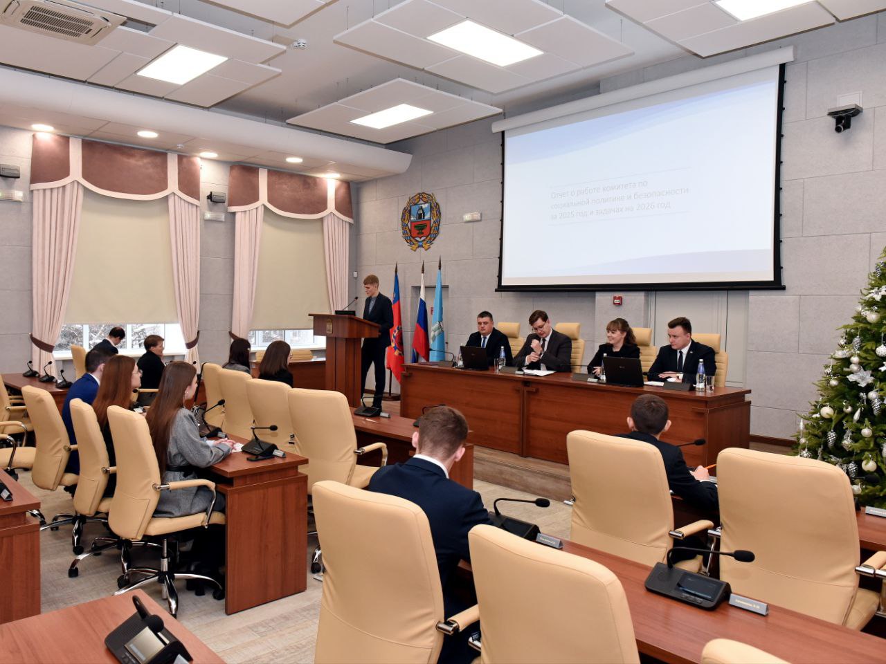 Марина Понкрашёва Сегодня состоялось итоговое в этом году заседание Молодежного Парламента города Барнаула Председатели комитетов выступили с отчётами о проделанной работе комитетов за год Обсудили и планы на новый 2026 год Самые ближайшие мероприятия и проекты будут реализованы в рамках Месячника молодого избирателя который традиционно проходит в феврале m ponkrasheva