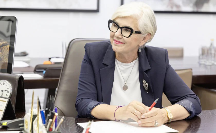 Татьяна Рыбкина ушла из тульского Минкульта. Но стала внештатным советником губернатора   Сегодня губернатор Дмитрий Миляев провел с Татьяной Рыбкину встречу, где поблагодарил ее за развитие сферы культуры в Тульской области.  «Все эти годы она направляла колоссальные усилия в изменение культурной среды в Тульской области, в изменение восприятия нашего региона не только гостями, но и самими туляками. От всей души желаю Татьяне Вячеславовне успехов в новой должности! Будем и дальше делать все для развития культуры в Тульской области!», — отметил Дмитрий Миляев.   Глава региона назначил Татьяну Рыбкину своим внештатным советником.