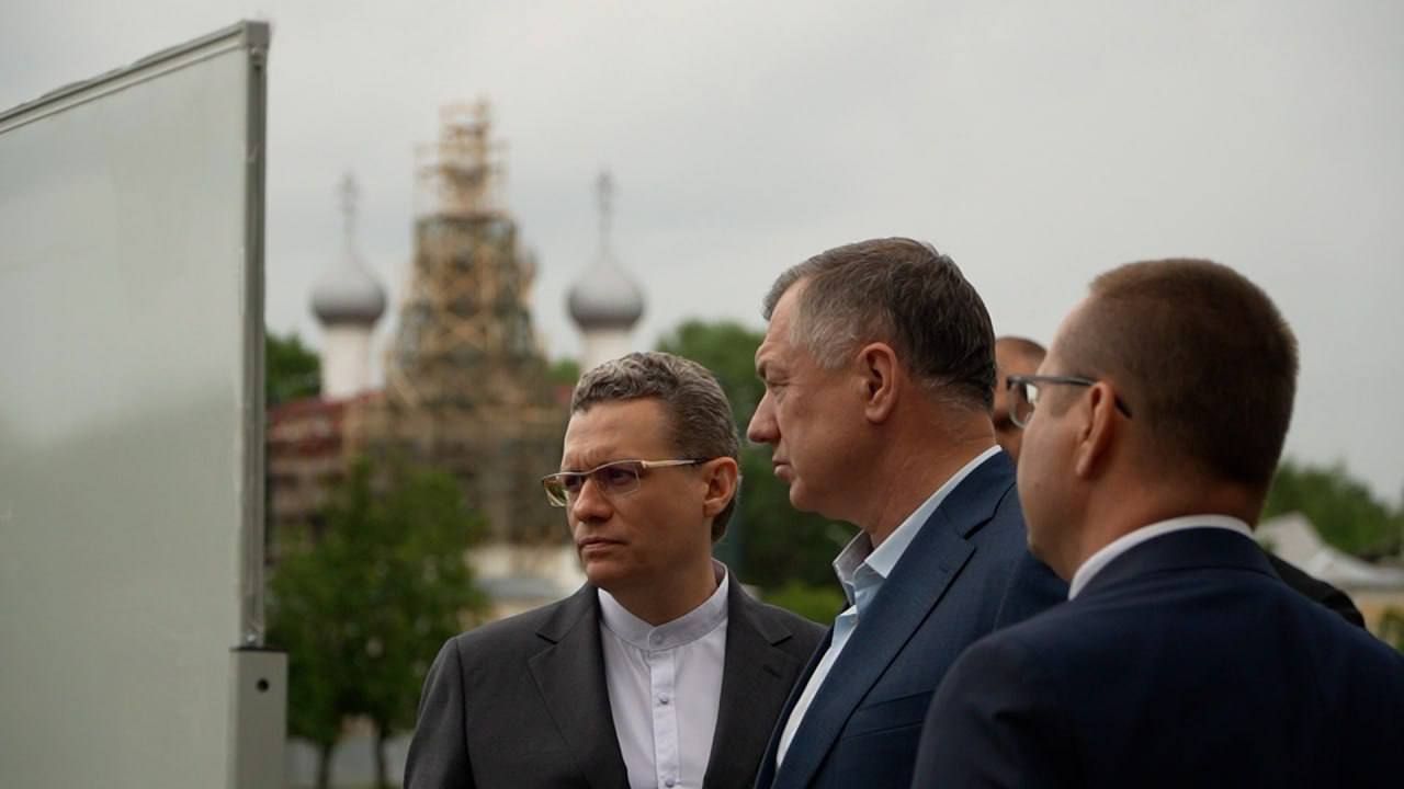 Вице-премьер Правительства России Марат Хуснуллин рассказал о своей поездке в Вологду и о целях этого визита: "В 2027 году Вологда отмечает юбилей! Городу исполнится 880 лет. Регион активно готовится. Особое внимание программе развития и благоустройства города. Приехал лично ознакомиться с ходом работ", - сообщает он в своем телеграмканале.