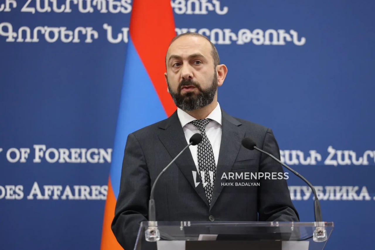 Министр иностранных дел РА Арарат Мирзоян 20 октября совершит рабочий визит в Люксембург Арарат Мирзоян примет участие в министерской встрече на тему Межрегиональная безопасность и взаимосвязанность организованной Европейским союзом Также запланированы двусторонние встречи