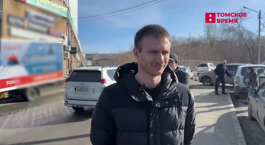 Ленинский район возглавил Станислав Кербер Об этом сообщил мэр Томска Дмитрий Махиня Администрация района первое и единственное место работы Кербера В муниципалитет он пришёл сразу после окончания вуза в 2010 году Станислав Кербер прошёл путь от консультанта контрольно организационного отдела до заместителя главы администрации На предыдущей должности он курировал вопросы организации и координации деятельности жилищно коммунальной сферы учёта и распределения жилой площади а также контроля застройки и землепользования tomsk time
