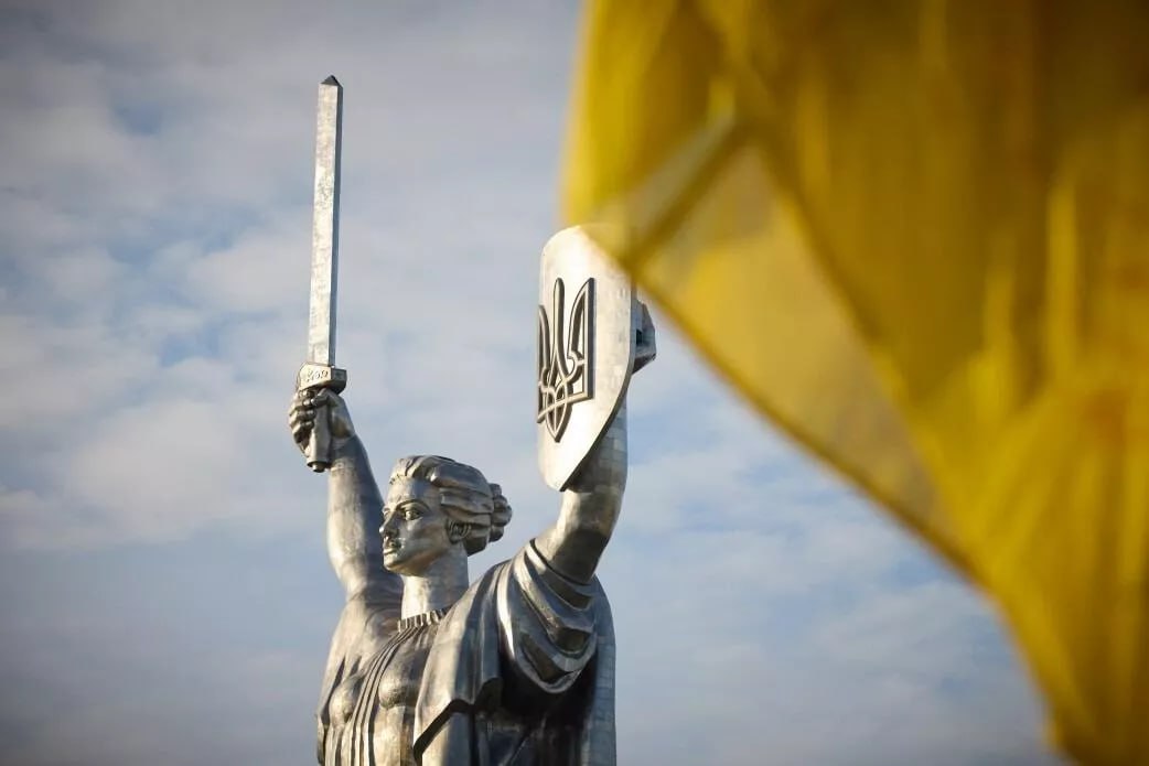 Международный валютный фонд рекомендовал Украине повысить налоги для наполнения бюджета в 2026 году — Forbes Ukraine Это произошло в апреле в ходе ежегодного мероприятия МВФ и Всемирного банка. Там украинская делегация обсуждала с представителями организаций "увеличение самодостаточности страны".