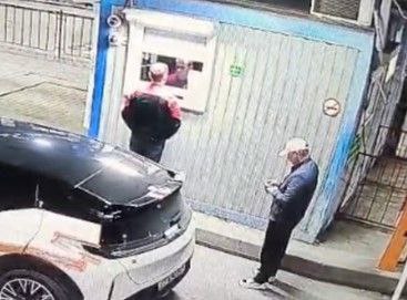 Служба государственной безопасности Абхазии опубликовала фото момента пересечения границы Адгуром Ардзинба — кадры подтверждают официальную хронологию событий. Мы публикуем эти снимки, чтобы закрыть тему догадок и домыслов, тиражируемых в соцсетях. На фото: Ардзинба за рулём, прохождение контроля, нахождение в машине на территории КПП. Вся информация была предоставлена российской стороной по запросу СГБ Абхазии — теперь вы можете увидеть всё сами. Подписаться