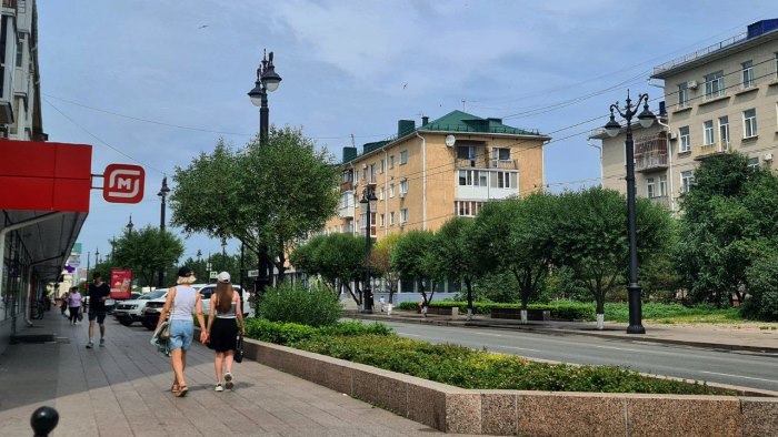 Омская область опустилась в рейтинге социально-экономического развития Агенство РИА Новости составило рейтинг российских регионов по социально-экономическому положению. Омская область по итогам 2024 года заняла 45 место. Годом ранее регион был на 41-й строчке. В пределах Сибирского федерального округа лидирует Красноярский край. За ним следуют Новосибирская, Иркутская и Кемеровская области. Исследование охватило несколько показателей, в том числе доходы населения и темпы роста экономики, уровень безработицы и инвестиций. Больше всего баллов набрали Москва, Санкт-Петербург и Татарстан. В тройке худших Ингушетия, Еврейская АО и Тыва.
