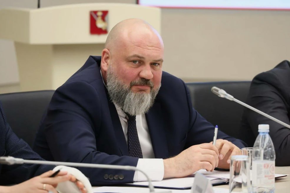 Первый заместитель губернатора Вологодской области Иван Иноземцев подал прошение об отставке в связи с выходом на пенсию Губернатор Георгий Филимонов отставку принял Напомним Ивану Борисовичу Иноземцеву 47 лет С 1999 года проходил службу в Министерстве внутренних дел в подразделениях по охране общественного порядка Полковник полиции С 2012 года работал сити менеджером администрации Сергиева Посада С 2016 по 2025 год проходил службу в центральном аппарате МВД В правительстве Вологодской области начал работать с мая 2025 года