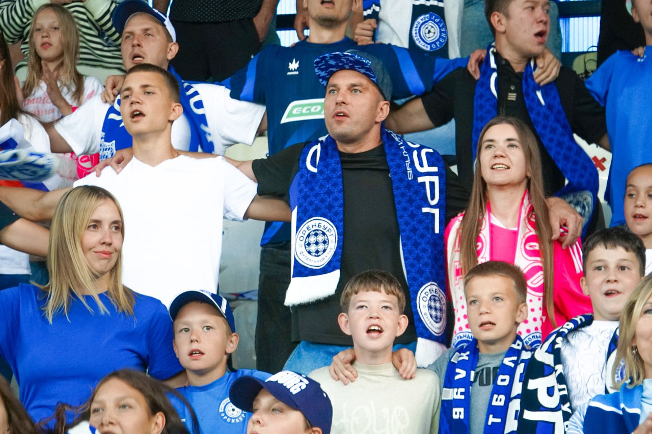 2 ноября в Ростошах перекроют улицы На время футбольного матча с 11 00 до 17 00 будет ограничено движение транспорта по улицам Садовое кольцо от ул Газпромовской до ул Березовая Ростошь Николаева от ул Садовое кольцо до ул Березовая Ростошь Березовая Ростошь от ул Цветной бульвар до ул Садовое кольцо Подписывайтесь на Комсомольскую правду в Оренбуржье