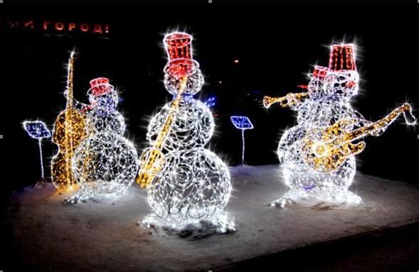 Подготовка к Новому году началась В Оренбурге планируют установить снеговиков музыкантов за 2 млн рублей Об этом стало известно из тендера на сайте госзакупок Также в оформлении пространства задействуют три фигуры Деда Мороза на самокате и два световых занавеса На монтаж и установку всего 5 дней с момента подписания контракта Недавно мэрия публиковала тендер на покупку уличных украшений на миллион рублей Полмиллиона планируется потратить на закупку 580 новогодних шаров для оформления города Напомним в Оренбурге на площади имени Ленина уже началось строительство новогоднего городка Фото сайт Госзакупок Урал56 Ру в MAX