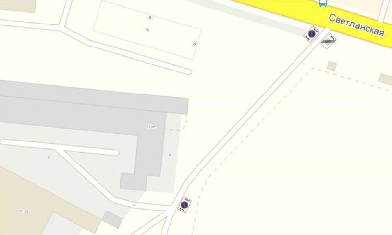 Во Владивостоке на участке улицы Светланской, 72, стр.1 запретят стоянку автомобилей Нововведение связано с необходимостью обеспечить свободный проезд для спецтехники и оперативных служб. В ближайшее время на месте установят дорожные знаки "Зона с ограничением стоянки" с табличками "Эвакуация". Фото: администрация Владивостока PrimaMedia Прислать новость