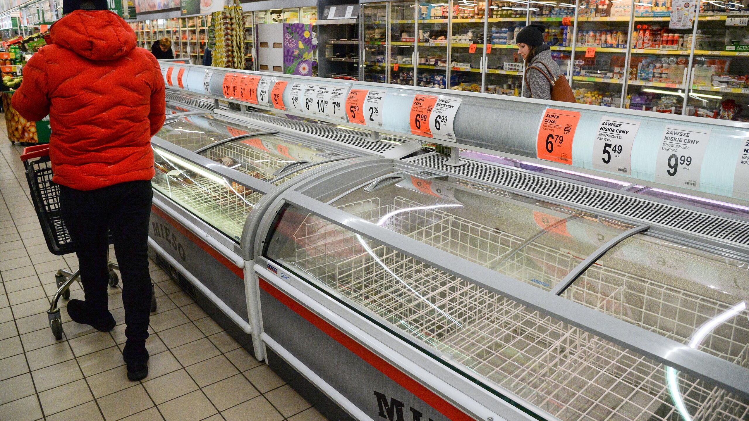 Серьезные нарушения выявлены в большинстве продуктов питания с Украины продаваемых в Польше сообщает инспекция качества агропродовольственных товаров IJHARS