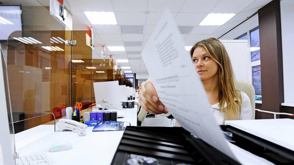 С января по сентябрь 2025 г московские власти закупили принтеров сканеров и МФУ на сумму втрое превосходящую затраты в аналогичный период в прошлом году на 11 4 млрд руб С января по сентябрь 2025 г московские власти закупили принтеров сканеров и МФУ на сумму втрое превосходящую затраты в аналогичный период в прошлом году на 11 4 млрд руб следует из данных Контура закупок Цифры примерно сопоставимы с подсчетами Тендерплана согласно выводам которых закупки оргтехники выросли вдвое до 13 млрд руб UPD Компетентные люди от разработчиков российских принтеров говорят что данная новость ФЕЙК Telegram Дзен MAX