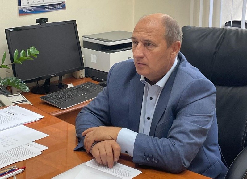 Стало известно кто временно возглавил воронежский медуниверситет после смерти Есауленко Руководителем ВГМУ стал 61 летний Владимир Болотских рассказали в пресс службе вуза Профессор и доктор мед наук является первым проректором университета Он возглавит вуз с приставкой и о до выборов ректора в сентябре октябре этого года Владимир Болотских окончил ВГМУ имени Н Н Бурденко по специальности Лечебное дело в 1991 году а спустя 16 лет защитил докторскую диссертацию С 2008 года он занимает в родном вузе пост заведующего кафедрой патологической физиологии Объявления работа Купи продай авто Найти врача