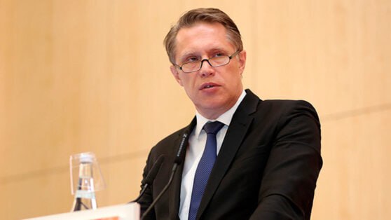 Глава Минздрава заявил о снижении смертности от онкологических заболеваний С 2019 года показатель уменьшился на 10 сообщил Михаил Мурашко По его словам причина внедрение инноваций в практическую медицину Министр также рассказал что на 30 сократилась смертность от сердечно сосудистых заболеваний Кроме этого Мурашко рассказал что ежегодно более 80 россиян проходят бесплатный медосмотр Подписаться на Говорит Москва Telegram VK MAX