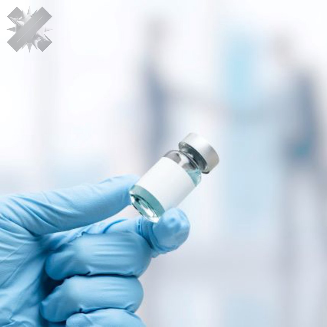 Учёные нашли способ побороть рак с метастазами Исследователи выяснили что опухоль это не просто раковые клетки а целая крепость вокруг неё есть клетки союзники которые подавляют иммунитет и защищают болезнь Новый метод нацелен именно на это окружение его перепрограммируют так чтобы оно перестало помогать опухоли и начало работать против неё Подход потенциально подходит для разных типов рака В госпитале Mount Sinai сообщили что результаты на животных оказались неожиданно эффективными НМШ