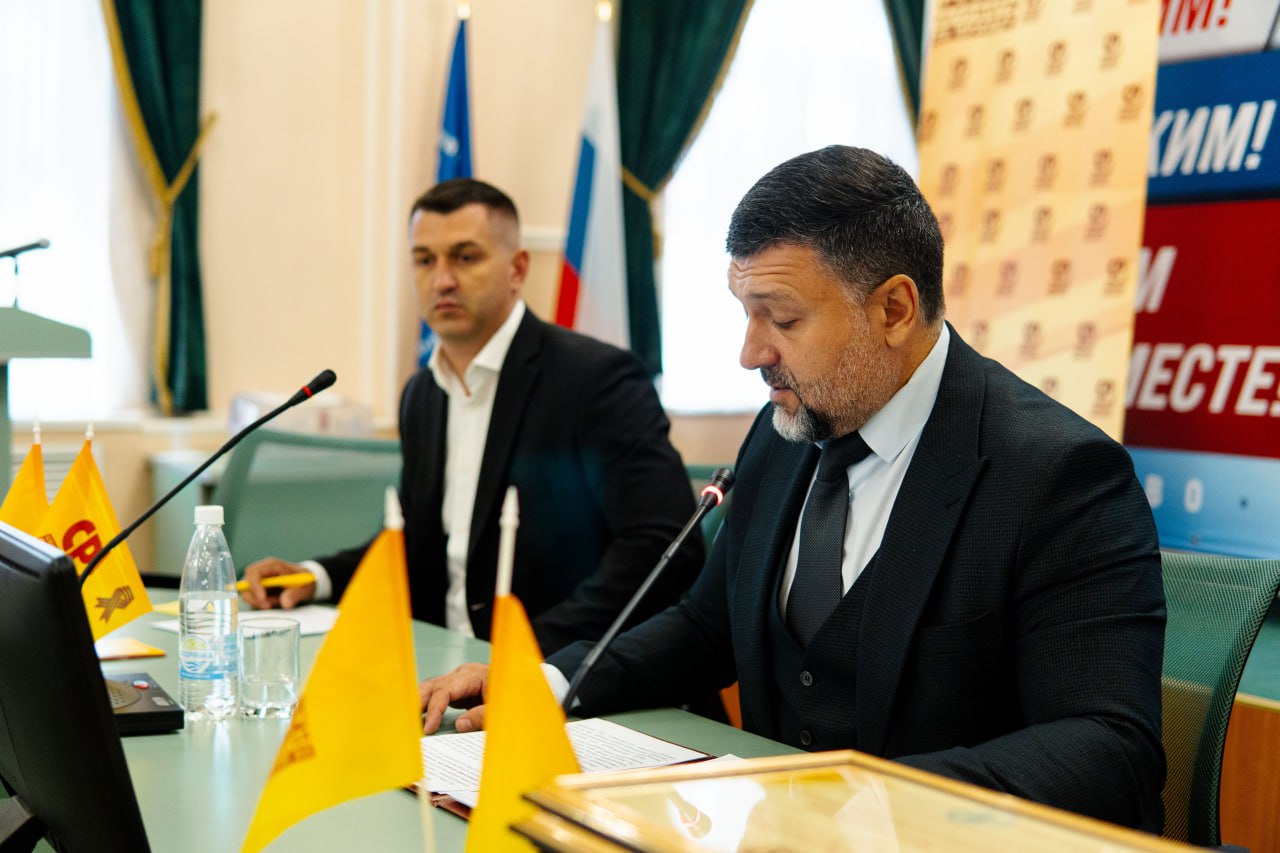 Геннадий Баев избран председателем Совета РО партии СРЗП в Курской области на новый срок  28 июня 2025 года состоялась Отчётная Конференция Регионального отделения Социалистической политической партии «СПРАВЕДЛИВАЯ РОССИЯ - ПАТРИОТЫ - ЗА ПРАВДУ» в Курской области.   Делегаты в ходе тайного голосования переизбрали Геннадия Александровича Баева на должность Председателя Совета Регионального отделения Партии «СПРАВЕДЛИВАЯ РОССИЯ – ПАТРИОТЫ - ЗА ПРАВДУ» в Курской области на предстоящие два года. Ранее его кандидатуру рекомендовал Президиум Центрального совета Партии «СПРАВЕДЛИВАЯ РОССИЯ – ЗА ПРАВДУ».  Кроме того, делегаты утвердили новый состав руководящих органов партии, в том числе Совета РО и Контрольно-ревизионной комиссии на новый срок полномочий.