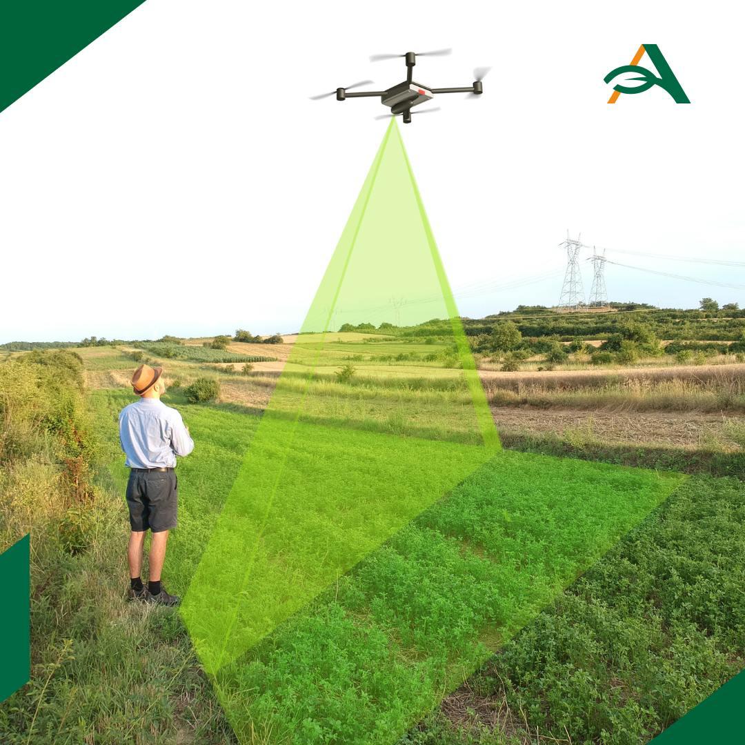 Россельхознадзор стал проверять сельхозпредприятия с помощью дронов Об этом сообщил руководитель ведомства Сергей Данкверт в интервью телеканалу Россия 24 Новый подход позволяет оперативно фиксировать нарушения без выездов инспекторов Здесь такое количество информации что она не только для нас она вообще для многих структур полезна сказал он Полученную с помощью дронов информацию можно эффективно использовать как доказательную базу при предъявлении претензий нарушителям пояснил глава ведомства Поэтому думаю не все рады от того что мы стали это делать заметил Сергей Данкверт Россельхознадзор уже несколько лет активно внедряет цифровые инструменты Цифровизация не только помогает собрать более полные данные но и снижает административную нагрузку на предприятия позволяя применять рискориентированные подходы Например сейчас инспекторы могут проводить профилактические визиты на предприятия онлайн Для этого ведомство создало мобильное приложение Инспектор С его помощью многие превентивные меры принимаются на расстоянии подчеркнул в интервью Сергей Данкверт agroexpert Наши каналы