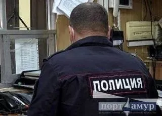 В Приамурье 23 летнюю девушку будут судить за ложное сообщение об акте терроризма Жительница Благовещенска заминировала детский сад Как сообщает УМВД России по Амурской области в январе этого года она направила через мессенджер работнику детского сада два сообщения о якобы готовящемся теракте в здании дошкольного учреждения Для конспирации задействовала сим карту коммерческого банка которой практически не пользовалась Информацию проверили экстренные службы взрывчатки в здании сада не оказалось Личность злоумышленницы была установлена во взаимодействии с сотрудниками УФСБ России по Амурской области и уже на следующий день после происшествия девушка дала признательные показания В настоящее время уголовное дело с утвержденным обвинительным заключением направлено в Благовещенский городской суд для рассмотрения по существу Обвиняемой избрана мера пресечения в виде подписки о невыезде и надлежащем поведении рассказали в УМВД Вину девушка признала и частично возместила ущерб службам отработавшим ее ложное сообщение Девушке грозит до пяти лет