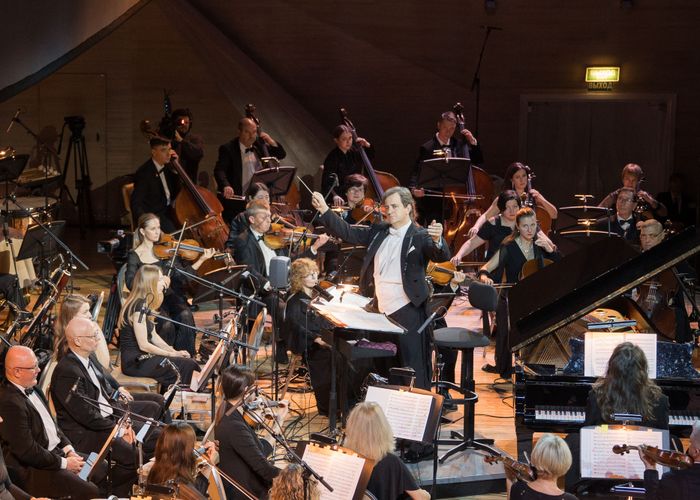 Второй и Третий концерты Сергея Рахманинова исполнят в Зале церковных соборов Храма Христа Спасителя 10 февраля пианисты Александр Ключко Владимир Вишневский и Симфонический оркестр радио Орфей