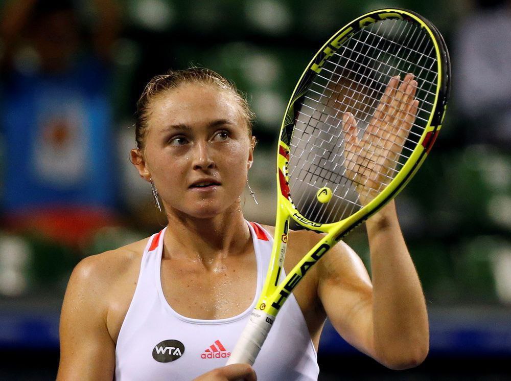 Белорусская теннисистка Александра Саснович c победы стартовала на турнире категории WTA 500 в австралийском Брисбене с призовым фондом 1 2 млн Сегодня в первом квалификационном раунде белоруска занимающая 114 е место в мировом рейтинге переиграла в двух партиях болгарскую теннисистку Викторию Томову у которой 131 я позиция 6 2 6 2 В решающем поединке за выход в основную сетку соперницей Саснович будет представительница Узбекистана Мария Тимофеева 141 й номер рейтинга WTA Основной этап Brisbane International пройдет с 4 по 11 января Год назад этот турнир выиграла первая ракетка планеты белоруска Арина Соболенко победившая в финальном матче российскую теннисистку Полину Кудерметову olympicteamby