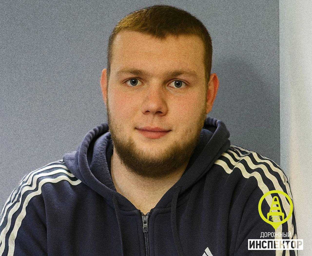 В Приморском районе произошла погоня. Один из пьяного трио в попытке бегства пытался преодолеть забор Трое на Колхозной, 12, отправились ночью в круглосуточный магазин за «добавкой». Правда, закупки не случилось: алкоголь в позднее время уже не продают. По информации «Дорожного инспектора», двух мужчин и девушку сразу же заприметили сотрудники полиции, когда те пьяные ни с чем удалялись на иномарке. Началась погоня с применением табельного оружия. Однако на третье предупреждение 25-летний водитель остановился. Тогда же на место приехали и ДПС — мужчины попытались сбежать, и забор не стал для одного из них препятствием. В результате их задержали и привлекли за мелкое хулиганство. «Дорожный инспектор» Подписаться Прислать новость